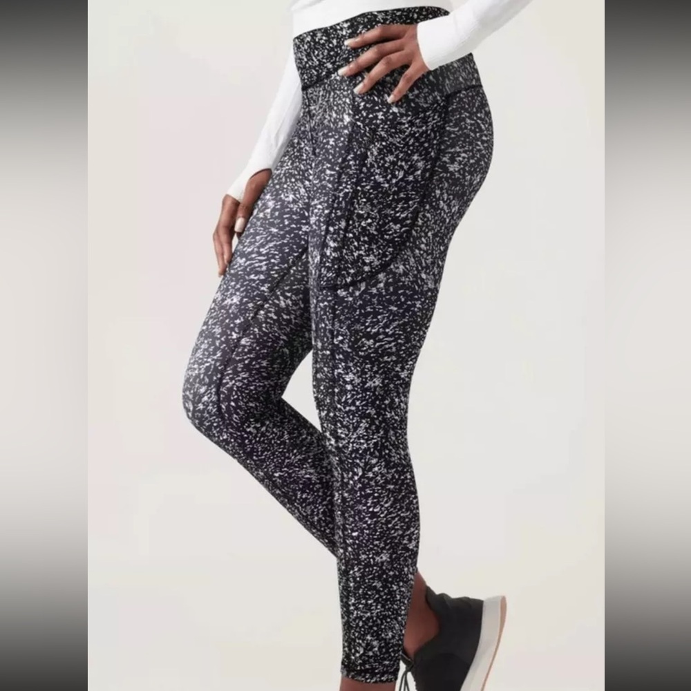 ATHLETA Ultimate Stash Textured 7/8 Tight